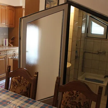Gostinjska kuća Tatarovic Malinska